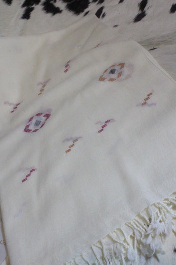 Suvastu Special Kadhi White Shawl C